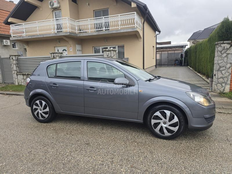 Opel Astra H 1.6 b