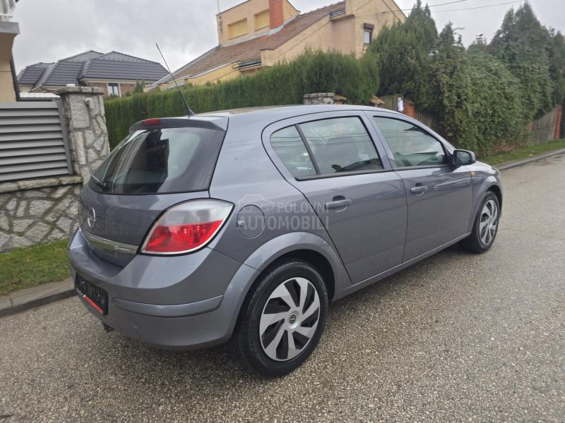Opel Astra H 1.6 b
