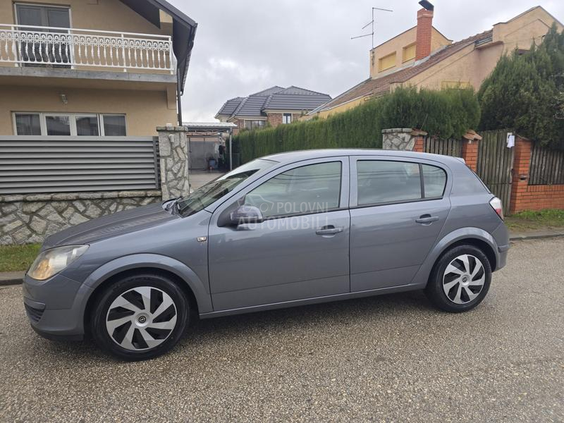 Opel Astra H 1.6 b