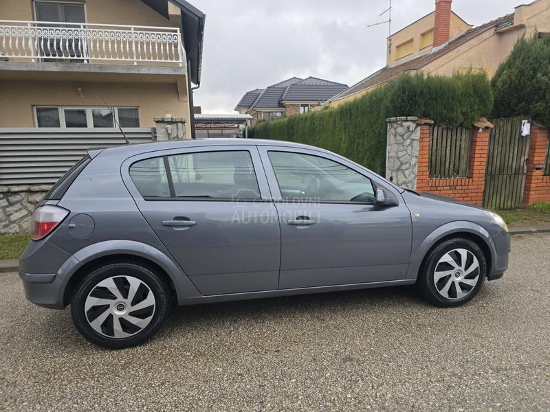 Opel Astra H 1.6 b