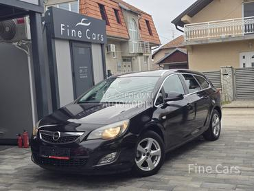 Opel Astra J 1.4 COSMO