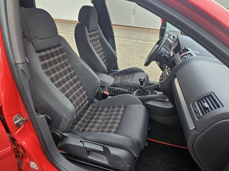 Volkswagen Golf 5 GTI