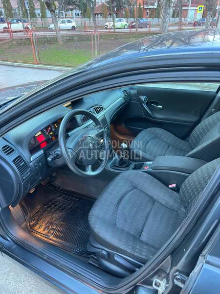 Renault Laguna R e s t a y l i n g