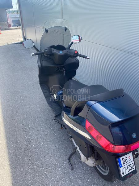 Piaggio x8
