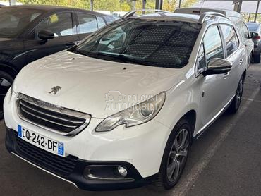 Peugeot 2008 1.2b CROSS