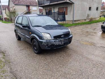 Ford Fusion tdci 2003. god. -  kompletan auto u delovima