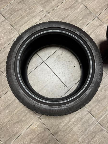 Continental 245/40 R18 Zimska