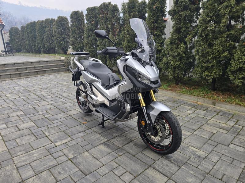 Honda x adv