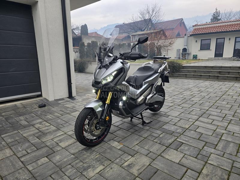 Honda x adv