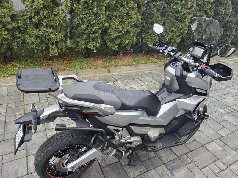Honda x adv