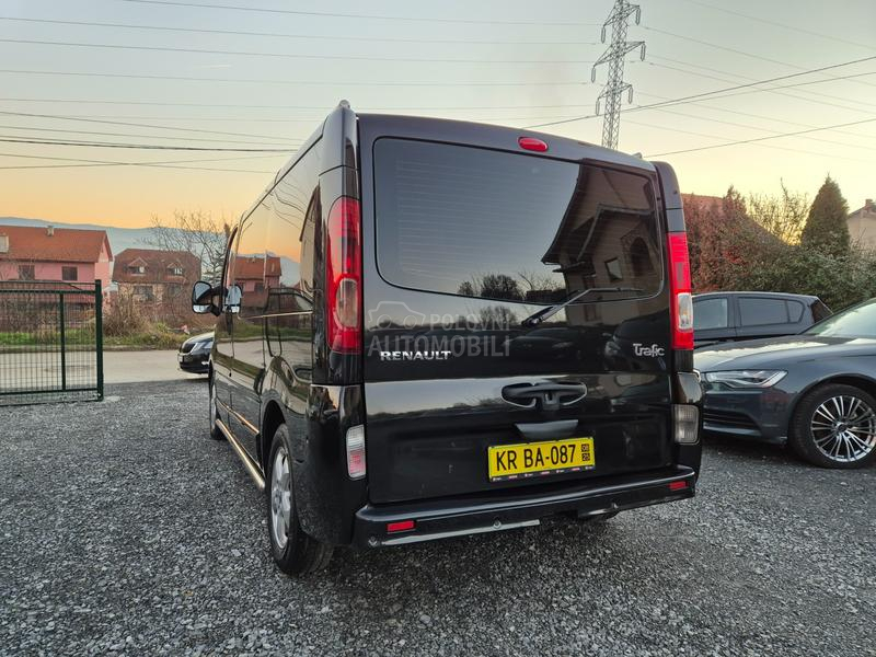 Renault Trafic 2.5 CDTI  PASSENGER