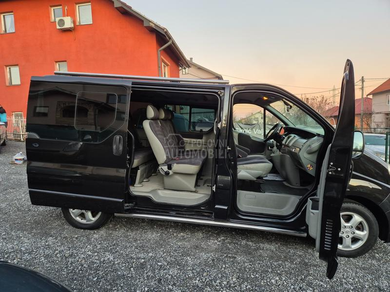 Renault Trafic 2.5 CDTI  PASSENGER