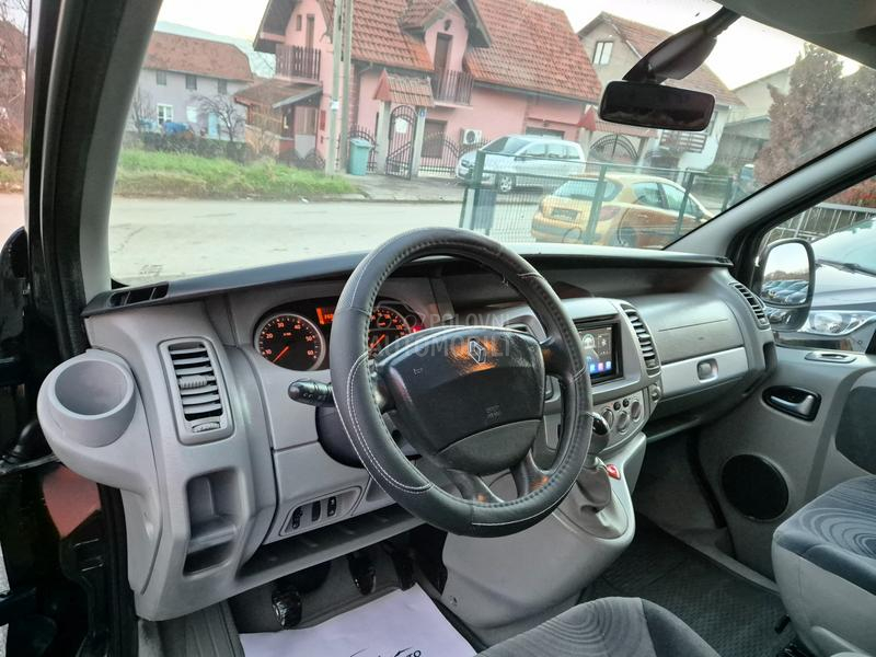 Renault Trafic 2.5 CDTI  PASSENGER