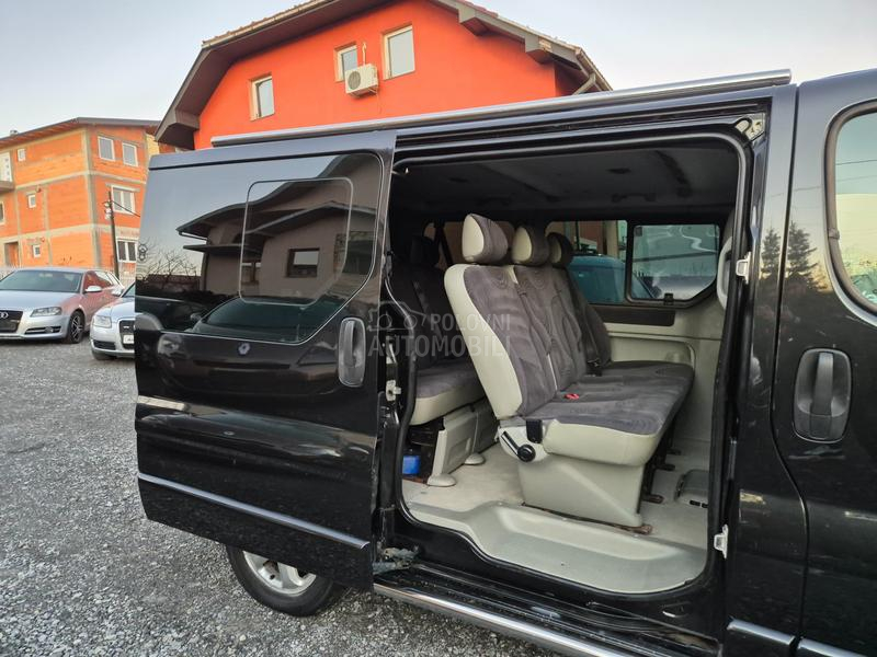 Renault Trafic 2.5 CDTI  PASSENGER