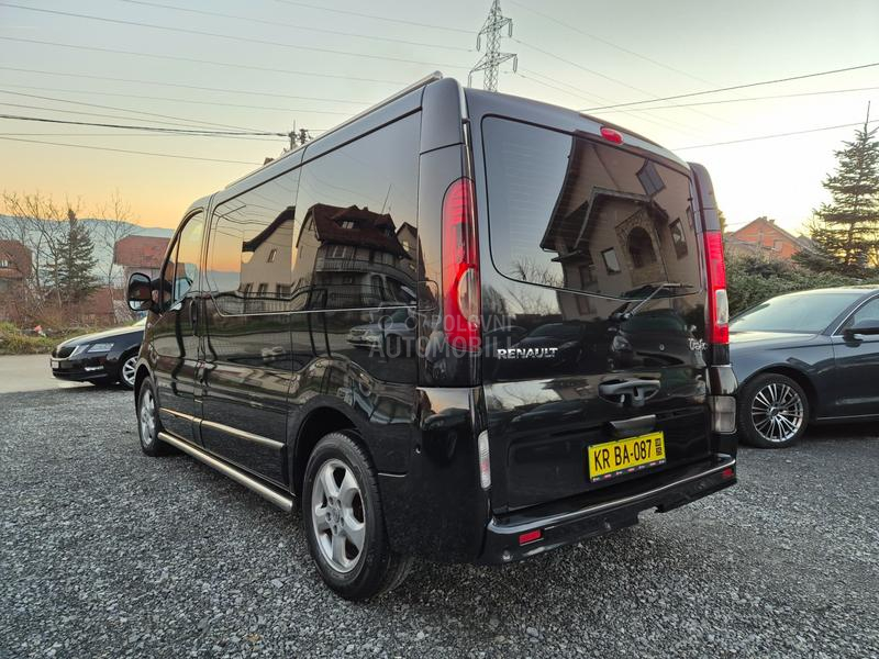 Renault Trafic 2.5 CDTI  PASSENGER