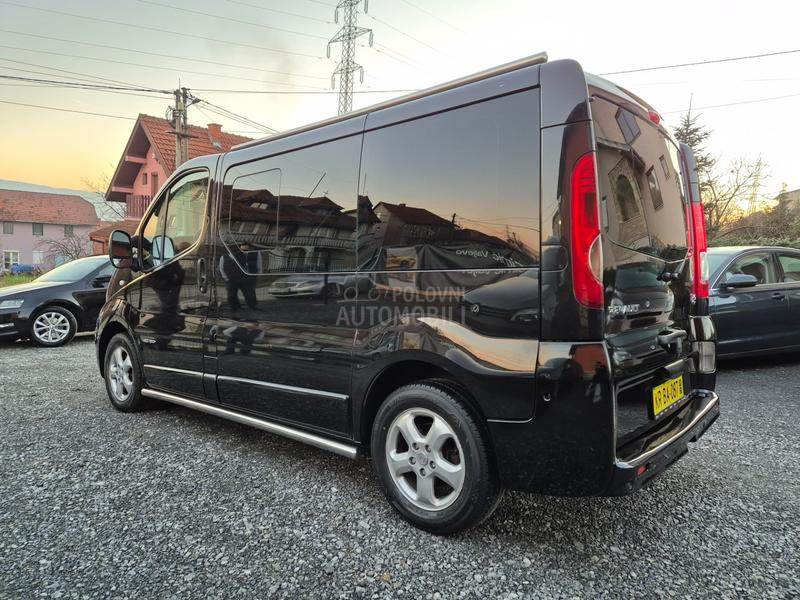 Renault Trafic 2.5 CDTI  PASSENGER