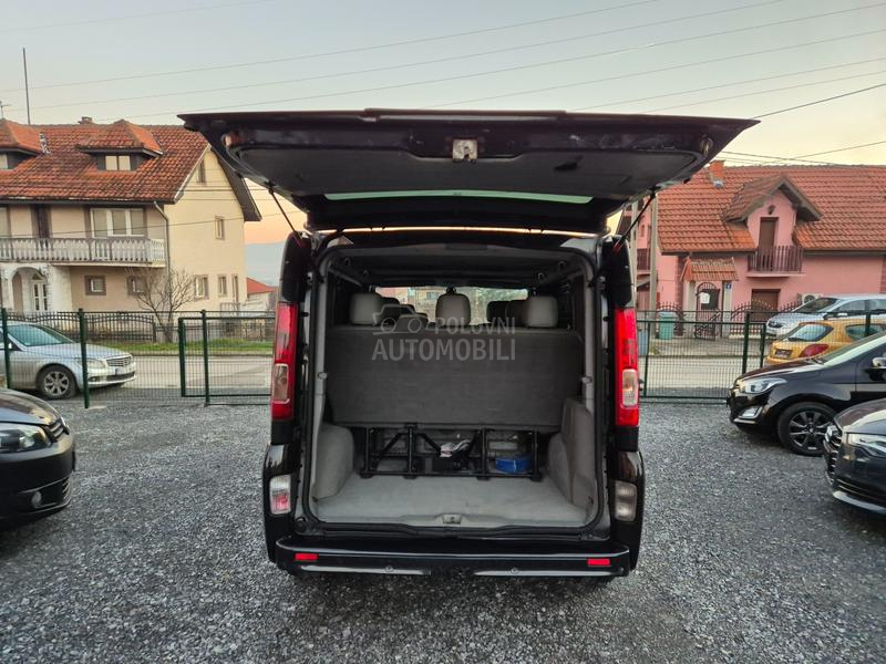 Renault Trafic 2.5 CDTI  PASSENGER