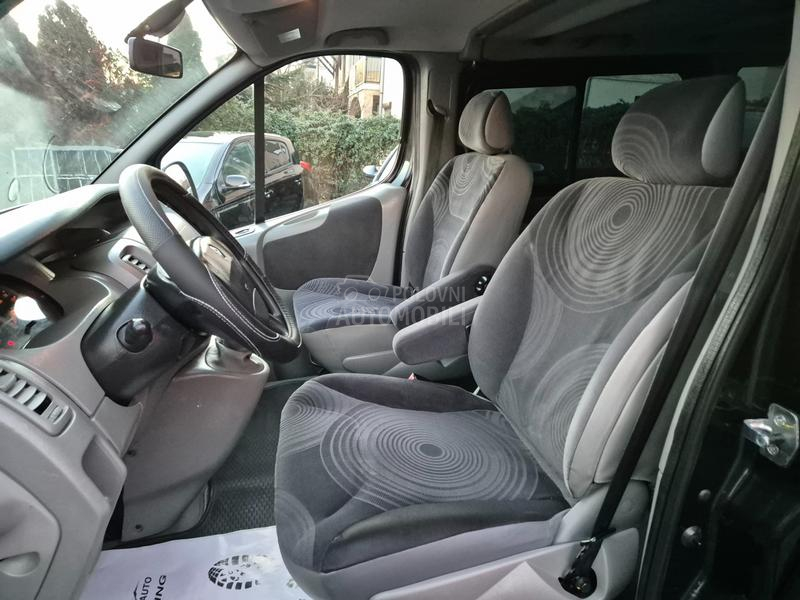 Renault Trafic 2.5 CDTI  PASSENGER