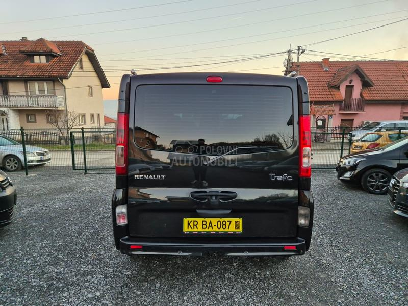Renault Trafic 2.5 CDTI  PASSENGER