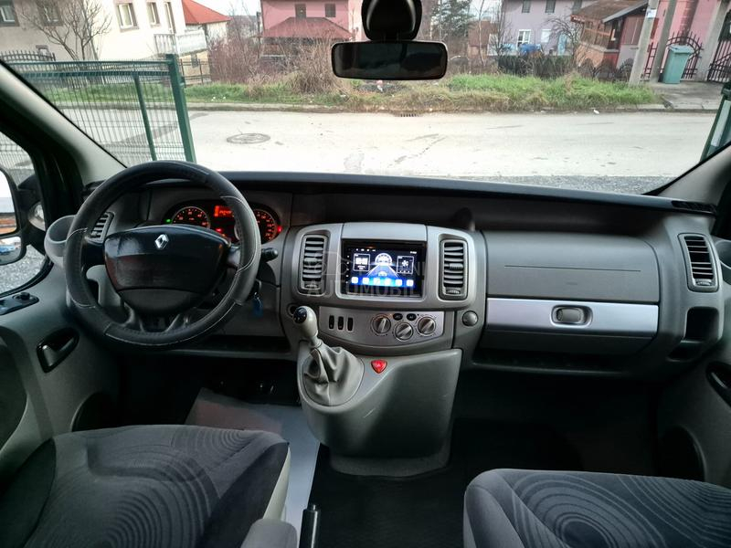 Renault Trafic 2.5 CDTI  PASSENGER