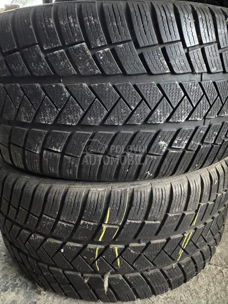 Vredestein 275/40 R19 Zimska