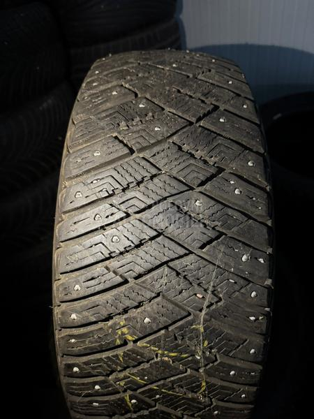Goodyear 225/55 R17 Zimska