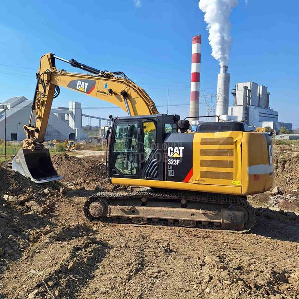 CAT 323 F