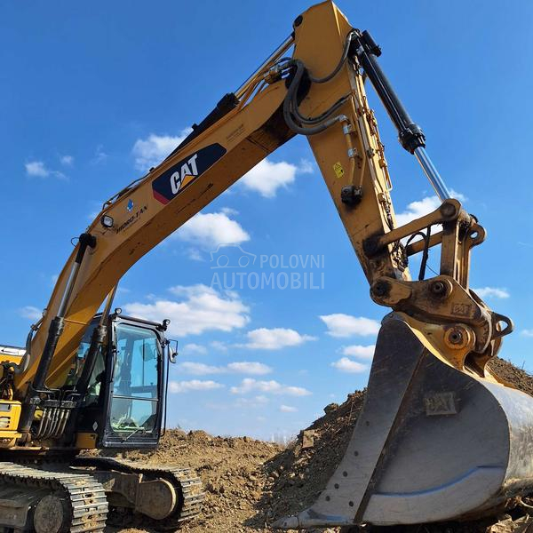 CAT 323 F