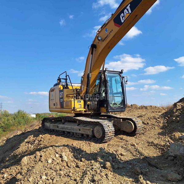 CAT 323 F