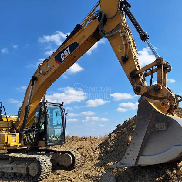 CAT 323 F