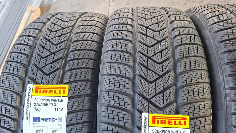 Pirelli 305/40 R20 Zimska
