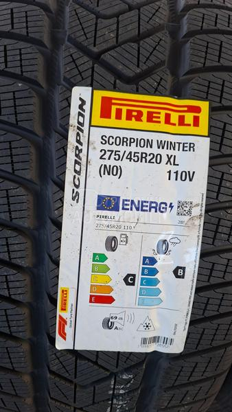 Pirelli 305/40 R20 Zimska