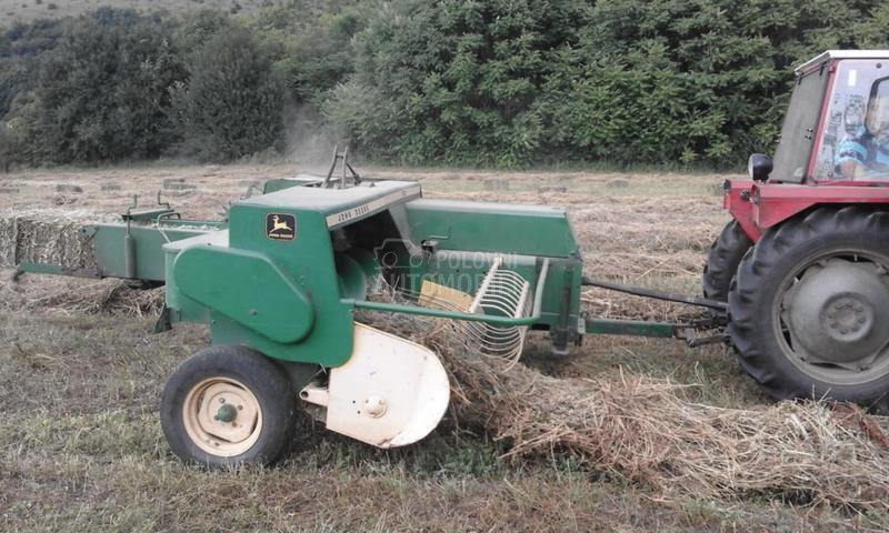 John Deere 332