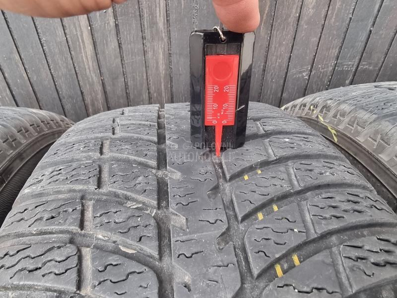 Kumho 225/60 R17 Zimska