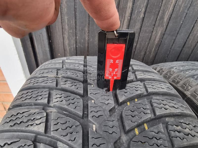 Kumho 225/60 R17 Zimska