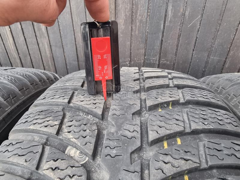 Kumho 225/60 R17 Zimska