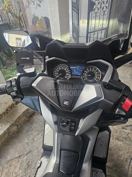 Honda Forza 300