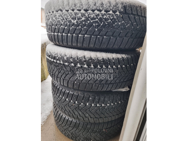 Dunlop 215/55 R17 Zimska