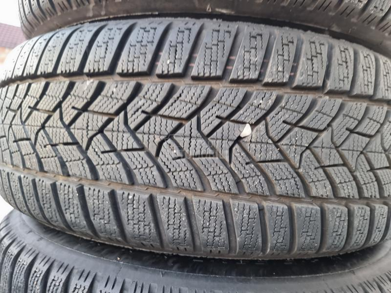 Dunlop 215/55 R17 Zimska