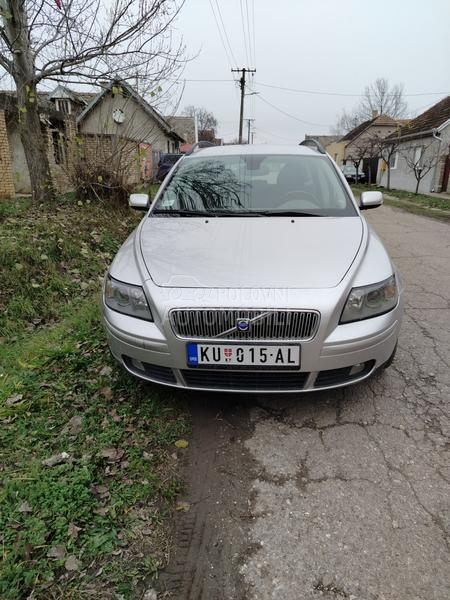 Volvo V50 