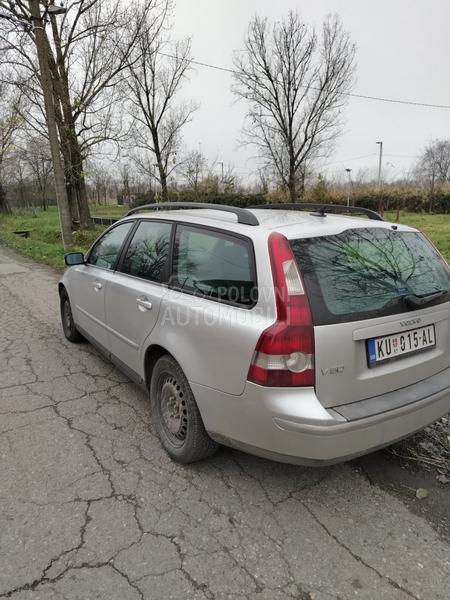 Volvo V50 