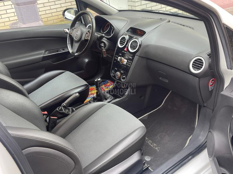 Opel Corsa D 1.4 OPC / CH /