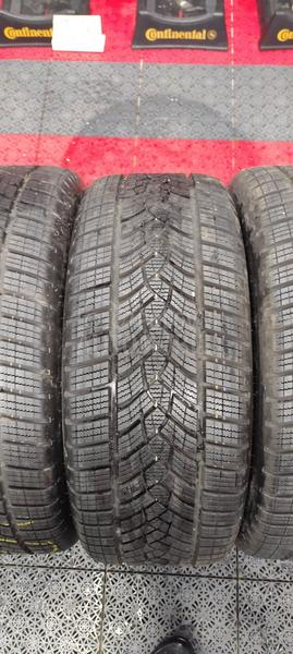 Goodyear 225/50 R18 Zimska