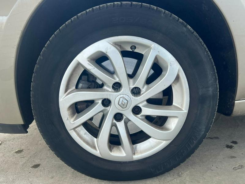 Renault Grand Scenic III 2015. god. -  kompletan auto u delovima