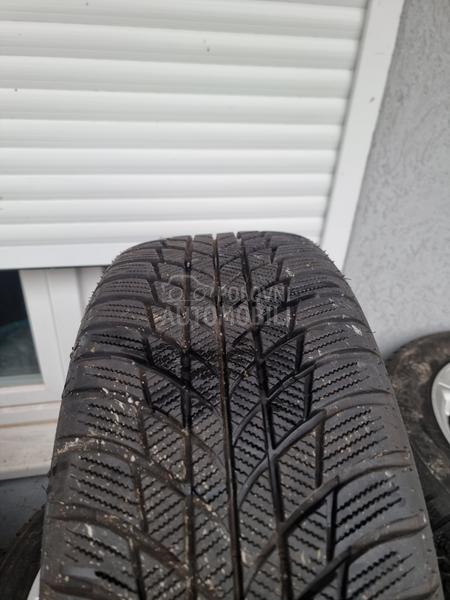 Bridgestone 225/50 R17 Zimska