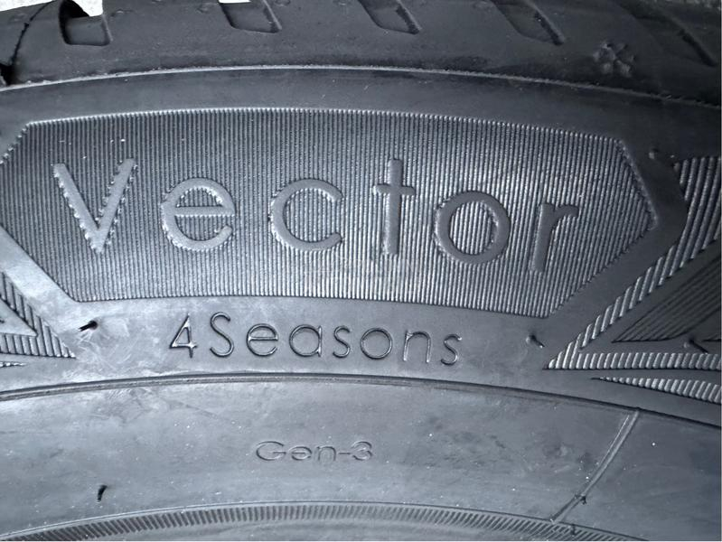 Goodyear 205/60 R16 Zimska