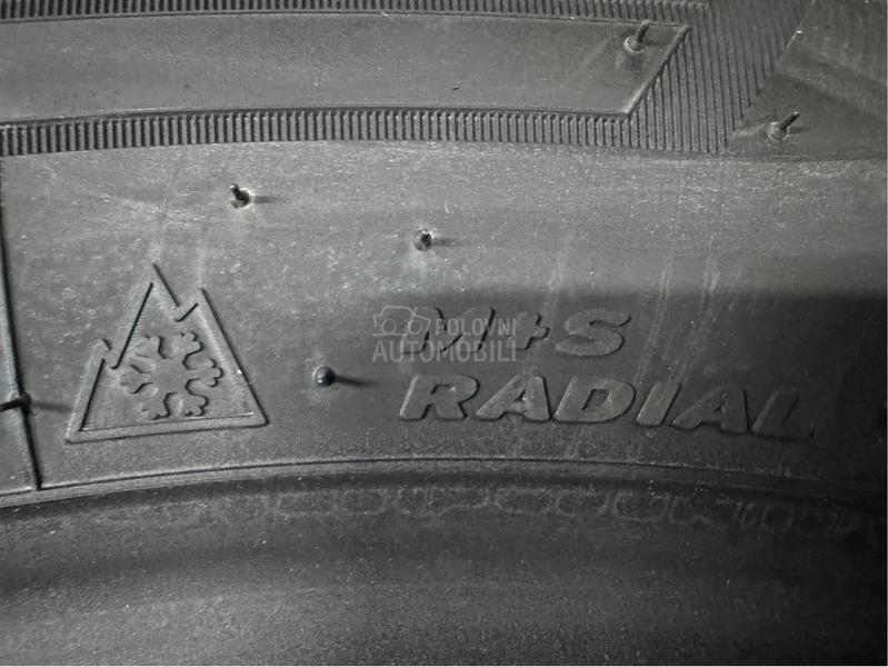 Hankook 215/60 R17 Zimska