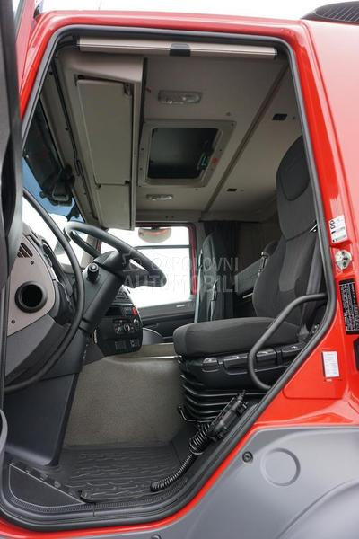 DAF CF platformom DOM1747