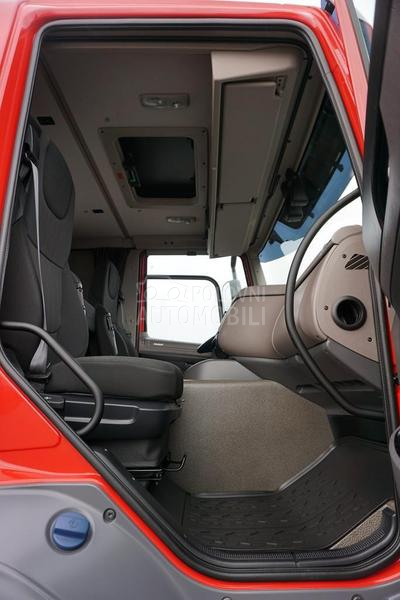 DAF CF platformom DOM1747