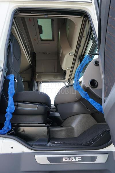 DAF 106 tegljač DOM1748